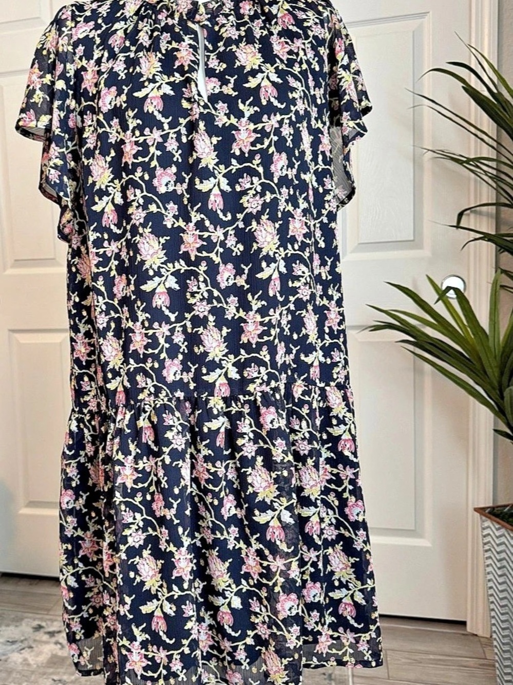 LOFT Floral Midi/To the Knee Dress in Black/Navy Blue & Gold Size Medium